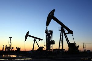Giá thế giới trồi sụt, đội tư vấn bảo “tuần này bán ra cổ phiếu dầu khí”
